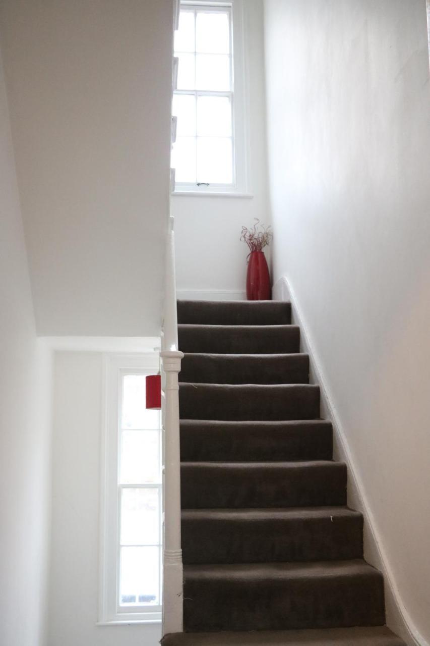 Apartamento Victoria Style Flat Near Victoria Station Londres Exterior foto