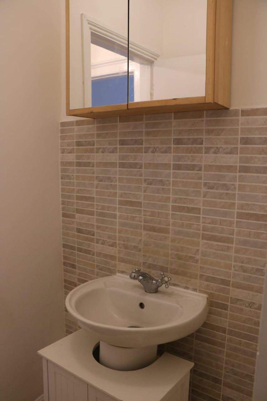 Apartamento Victoria Style Flat Near Victoria Station Londres Exterior foto